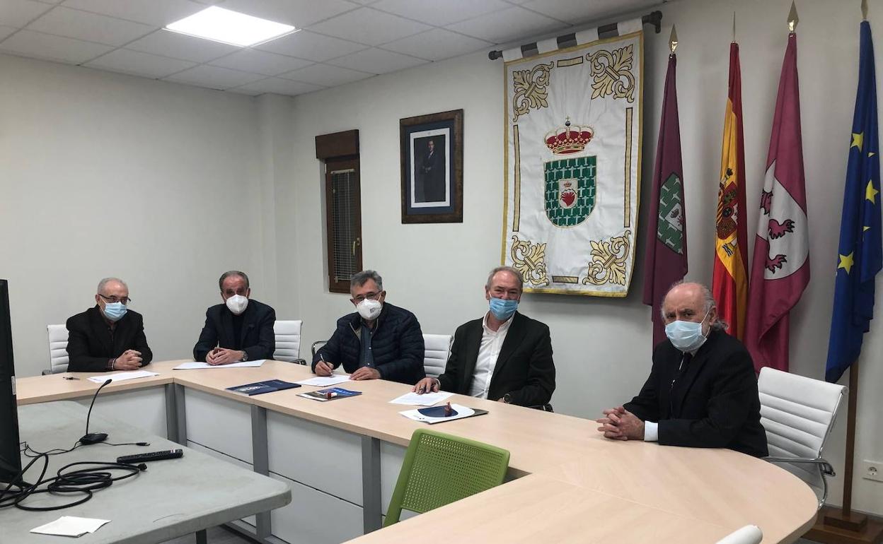 Valverde de la Virgen firma un convenio con Secot para impulsar el emprendimiento en el municipio