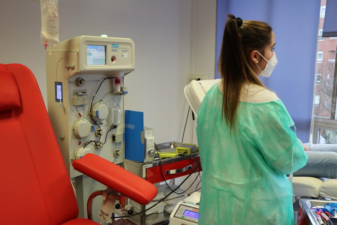 En el punto de donantes de sangre en José Aguado se encuentra una máquina para separar el plasma del resto de componentes sanguíneos.