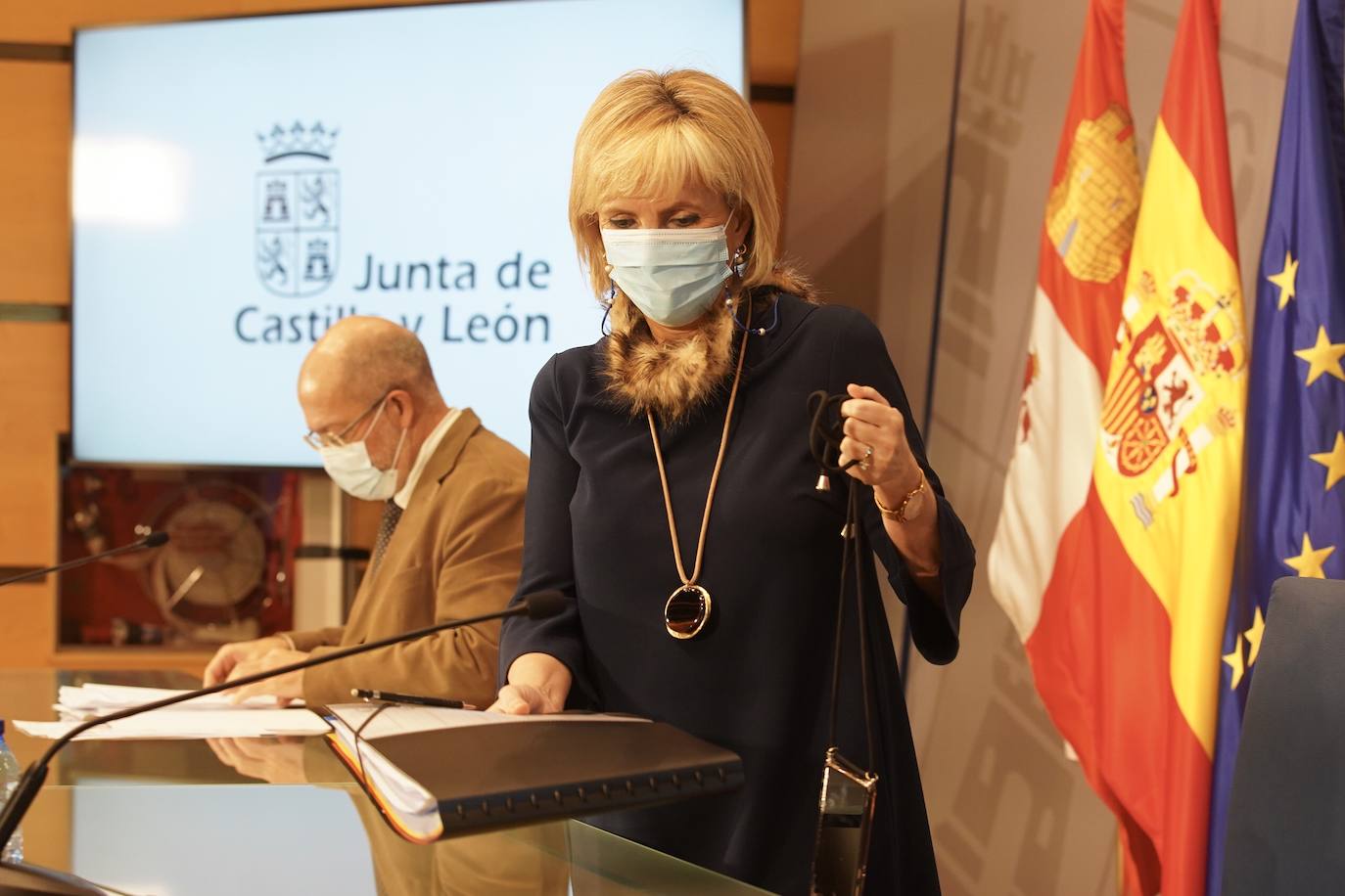 El vicepresidente, portavoz y consejero de Transparencia, Ordenación del Territorio y Acción Exterior, Francisco Igea, y la consejera de Sanidad, Verónica Casado, comparecen en rueda de prensa telemática posterior al Consejo de Gobierno. 