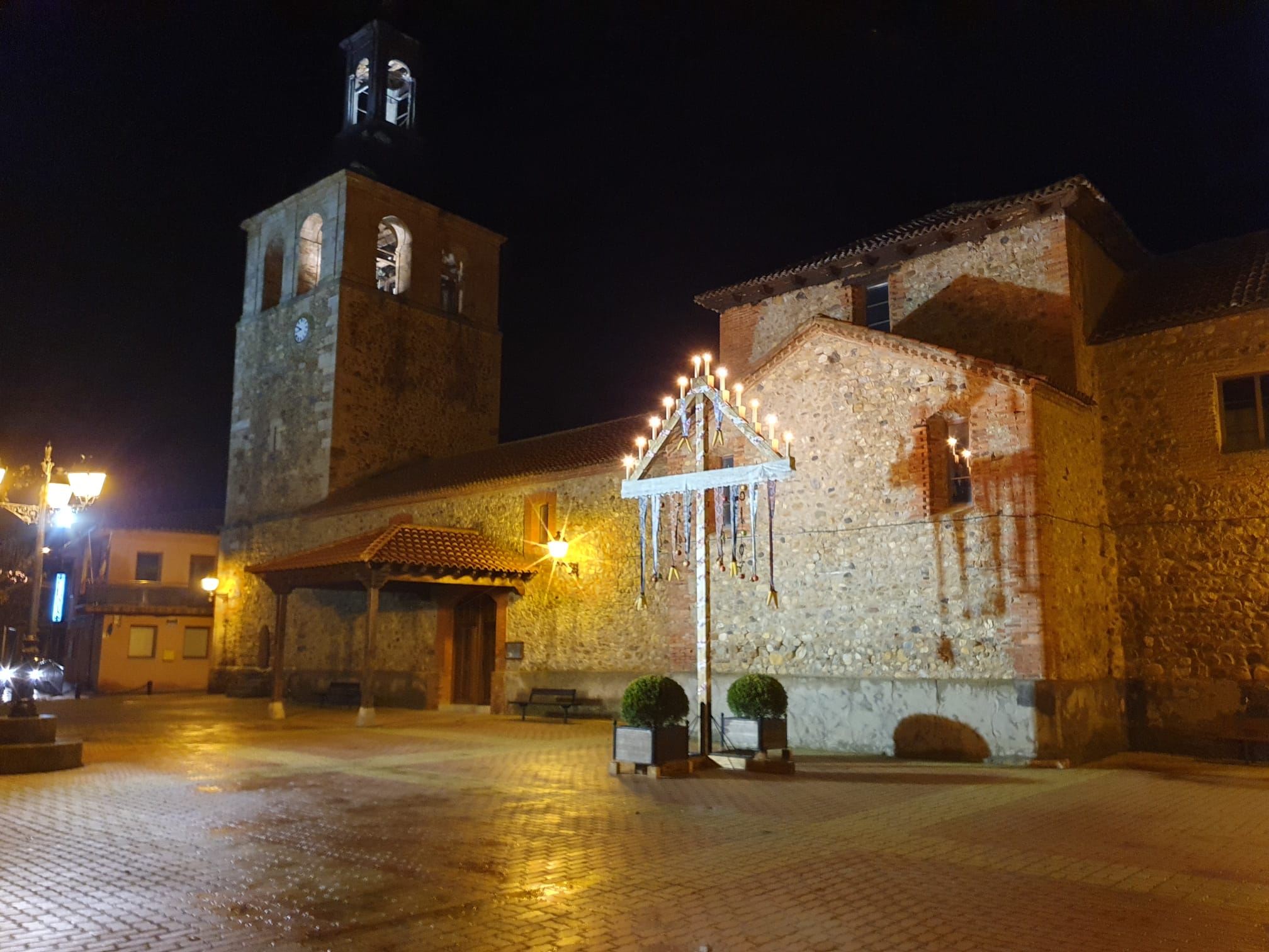 Uno de los ramos más vistosos de la provincia por su dimensiones, decoración y colorido 