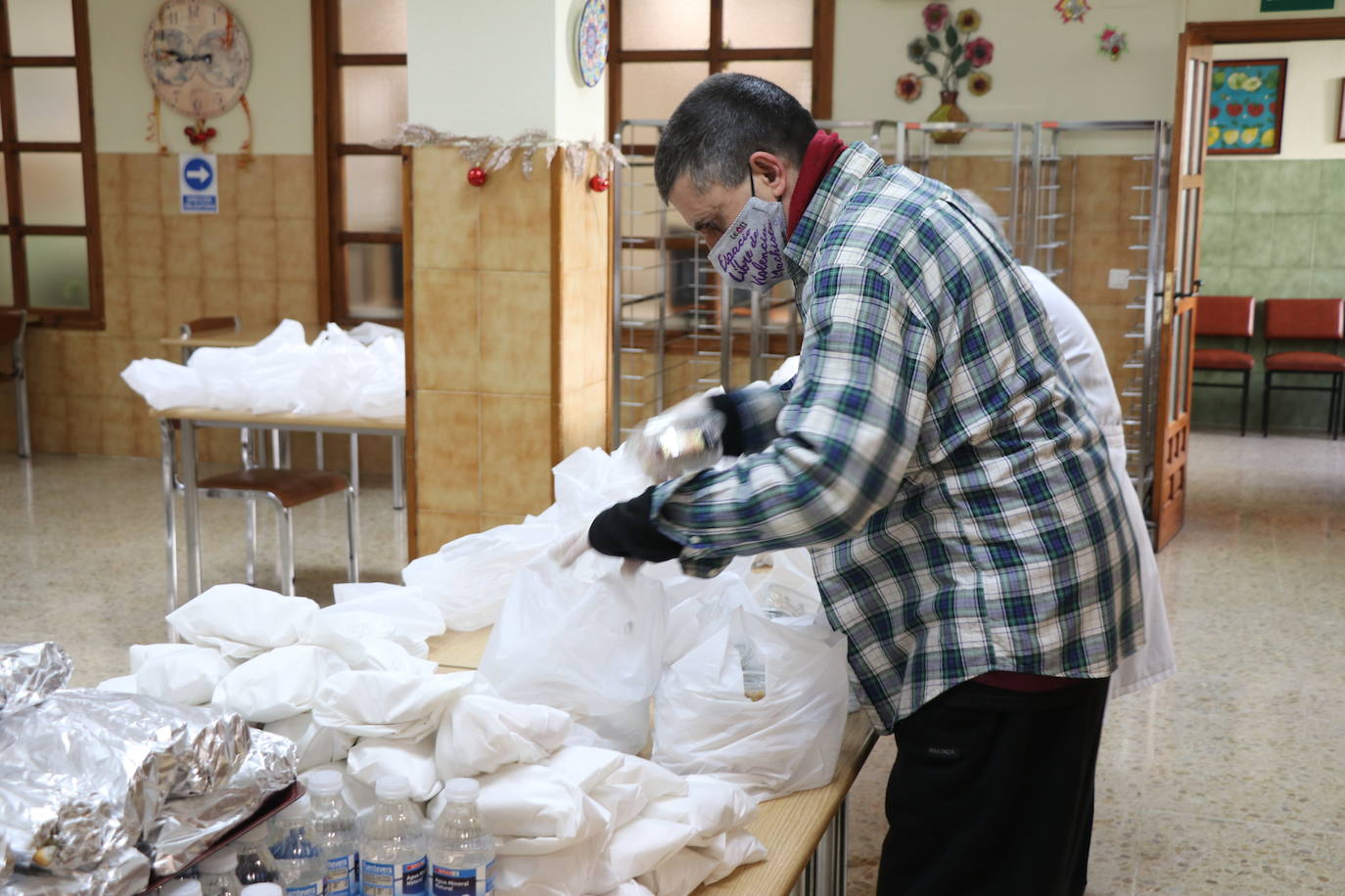 Fotos: Un menú navideño para los más necesitados