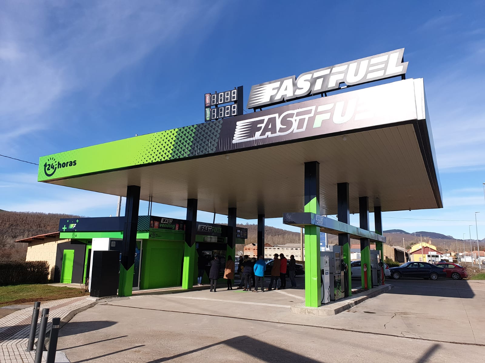 Fotos: Fast Fuel Vidanes, innovación y precios económicos