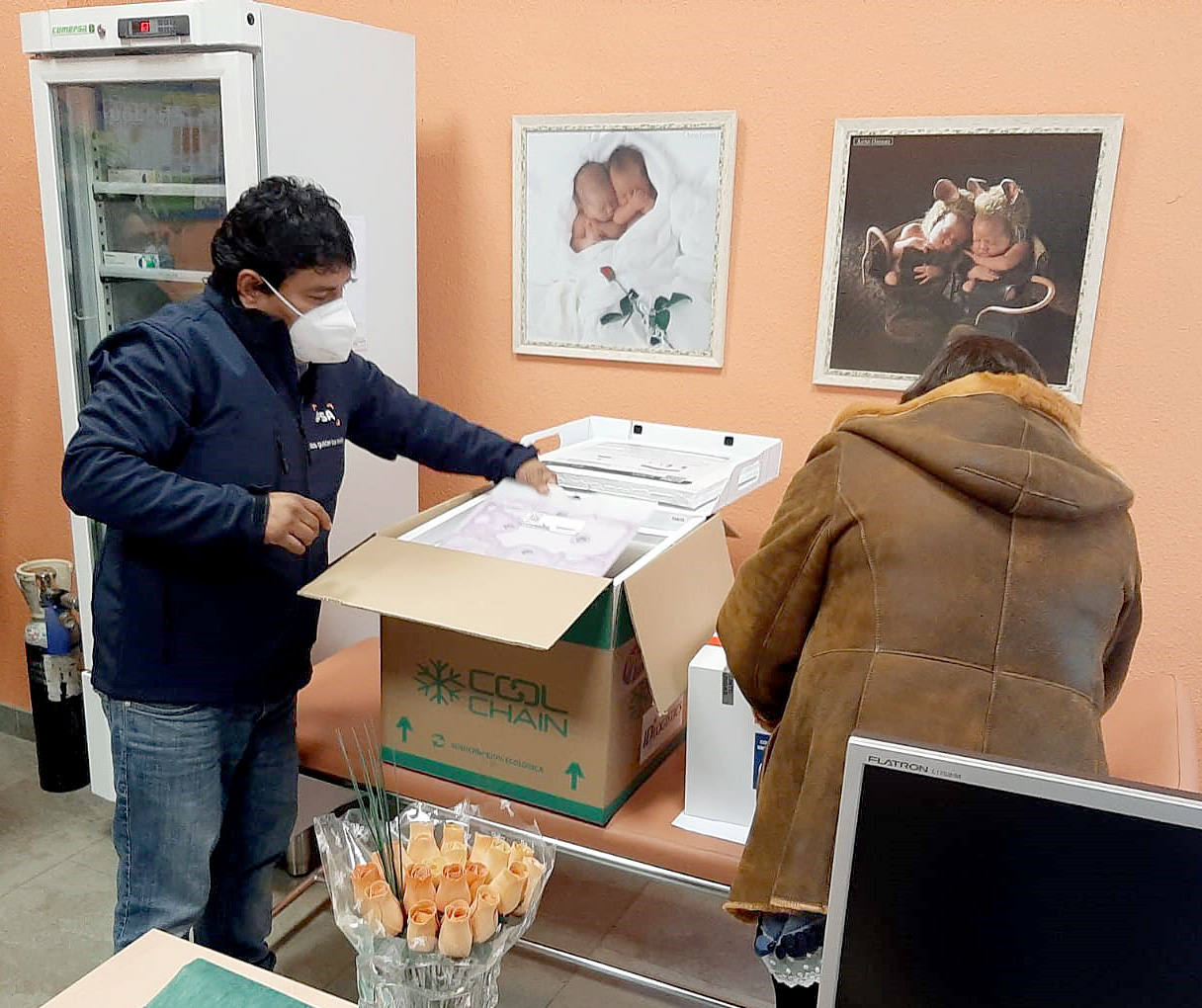 Fotos: Las primeras dosis de la vacuna contra la covid-19 llegan a la comunidad