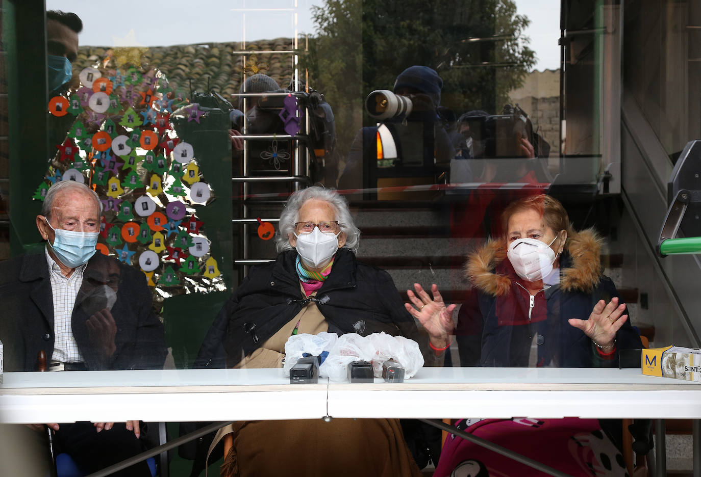 Fotos: Las primeras dosis de la vacuna contra la covid-19 llegan a la comunidad