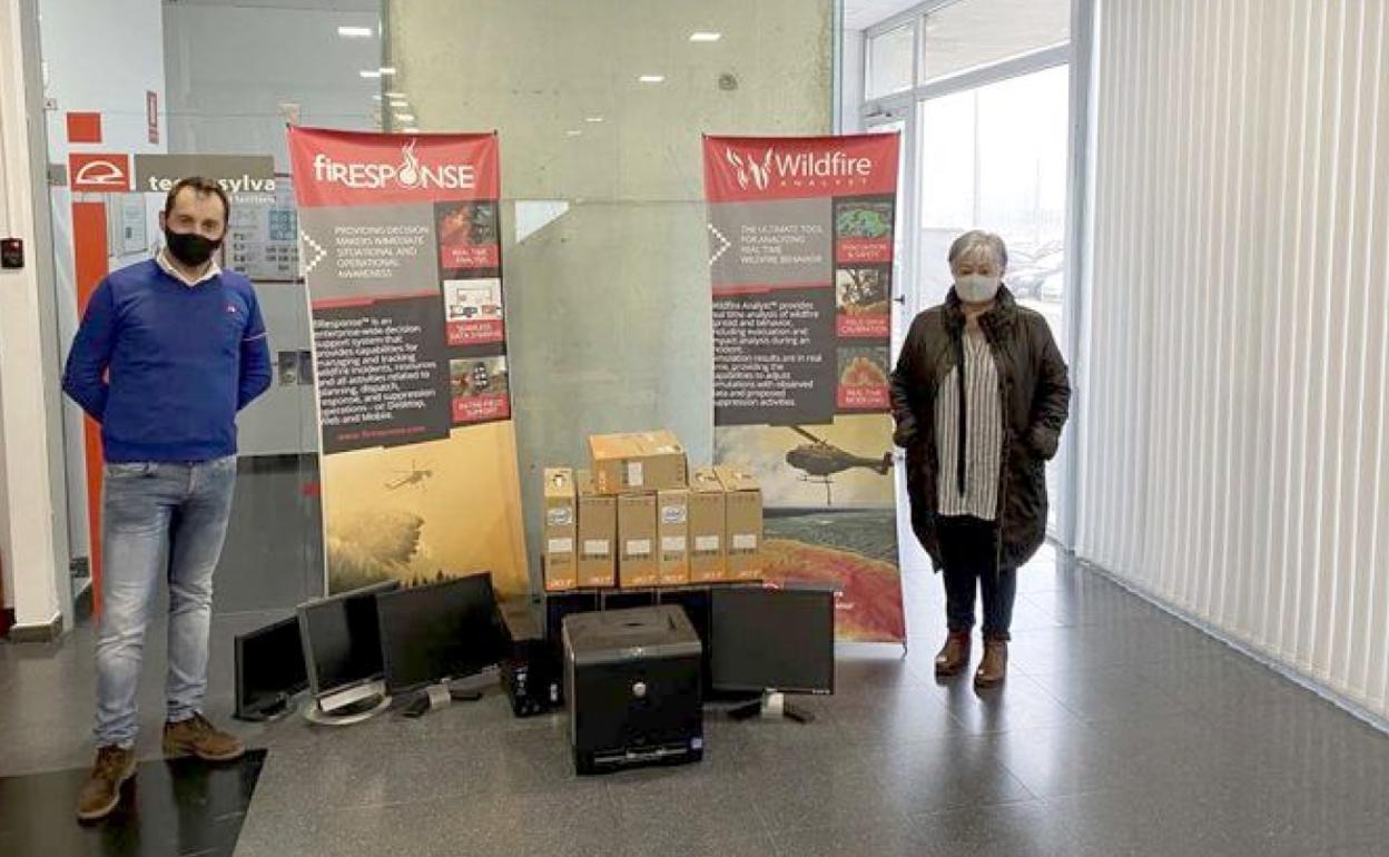 Imagen de la donación de Tecnosylva. 