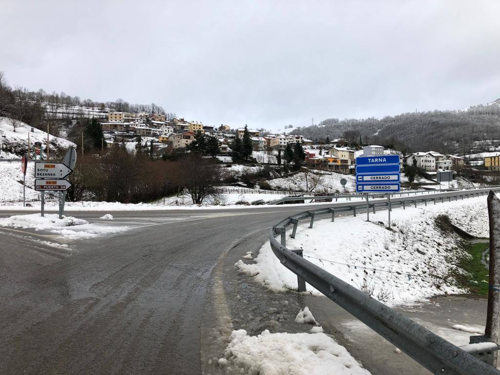 Fotos: Picos de Europa comienza el año bajo la nieve