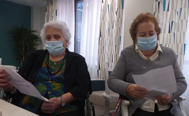 Encarna y Fani son dos de las abuelas que han recibido una carta de sus 'nietos' estas navidades