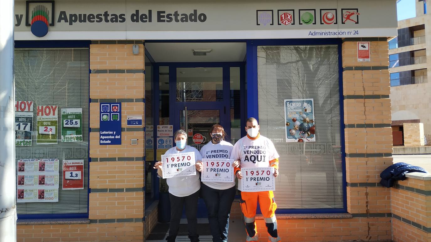 Fotos: El Niño sonríe a León