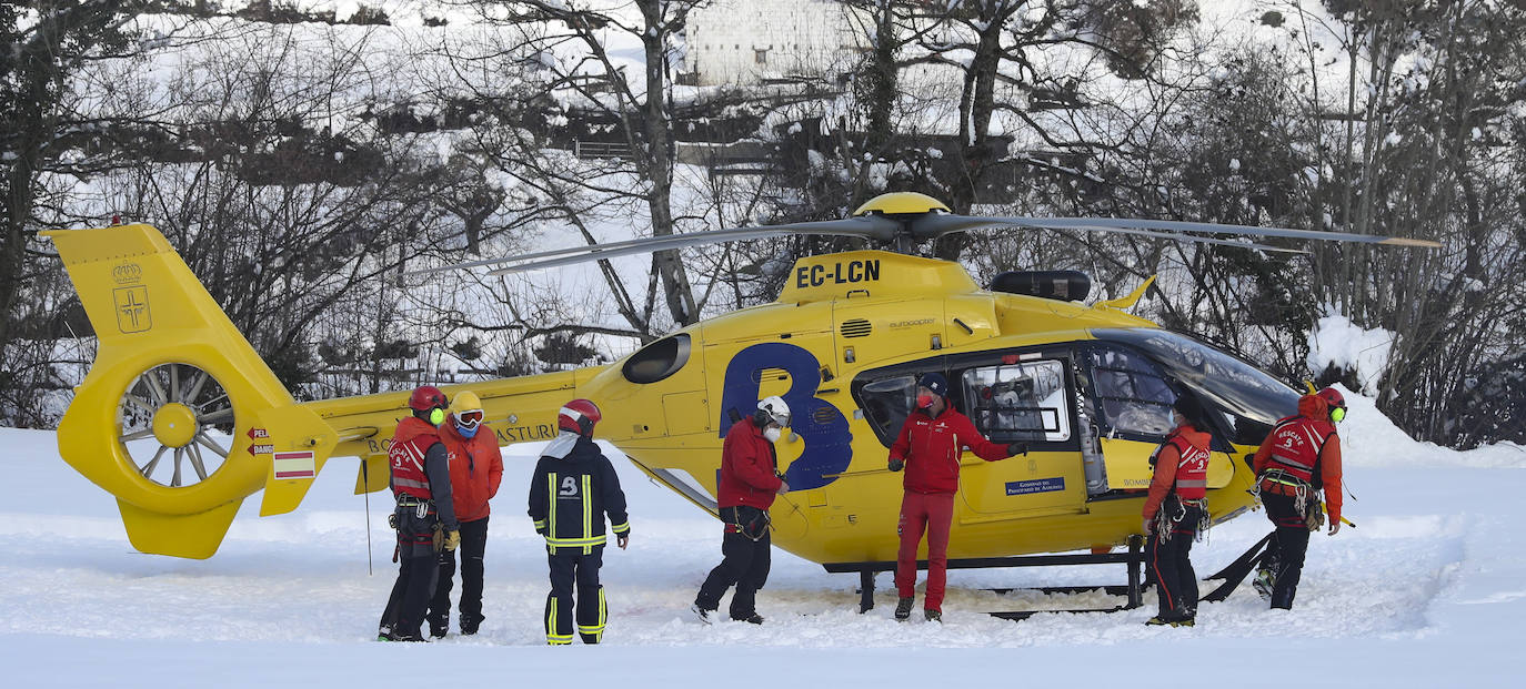 Tras realizar una valoración de la zona vía aérea que les ha permitido estudiar el terreno nevado, el estado del mismo les impide continuar con la búsqueda del cuerpo de Virgilio García