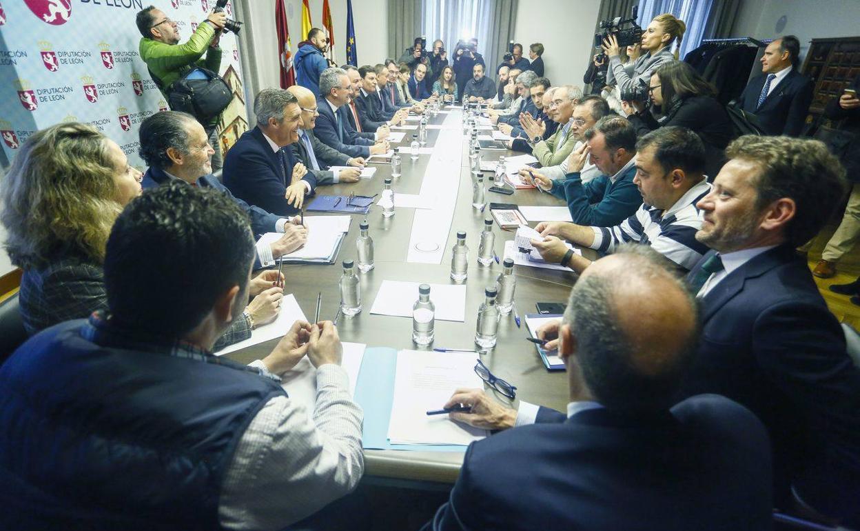 Imagen de la primera Mesa por León celebrada en marzo de 2020.