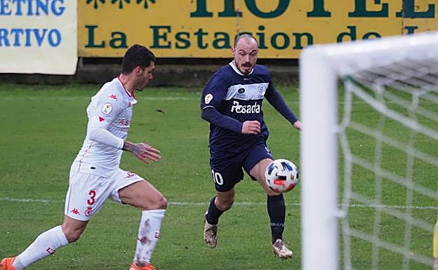 Galería. Samu Araújo disfrutó de su primera titularidad del curso en liga.