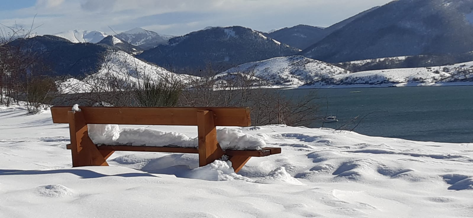 Espectaculares imágenes de Riaño cubierto por la nieve.