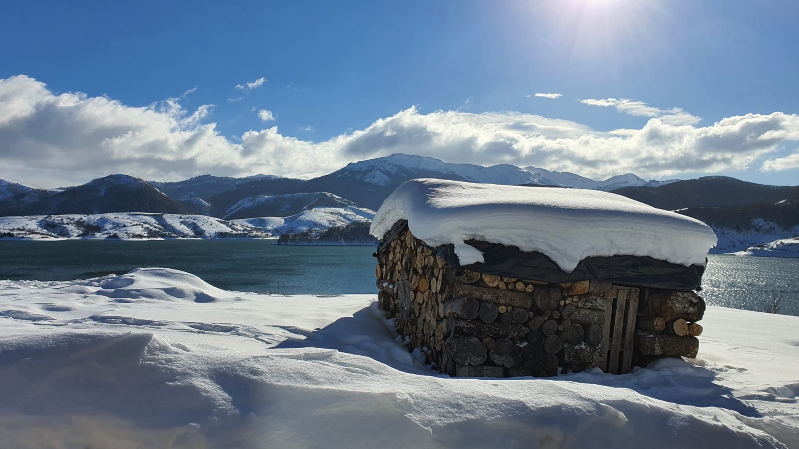 Espectaculares imágenes de Riaño cubierto por la nieve.