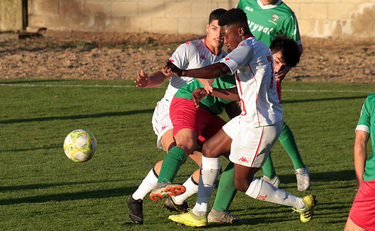 Un lance de un partido del Juvenil A de la Cultural.