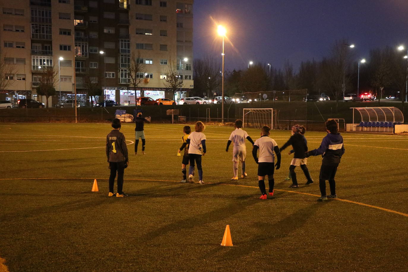 Los niños y niñas federadas de las categorías inferiores regresan a los entrenamientos en León.