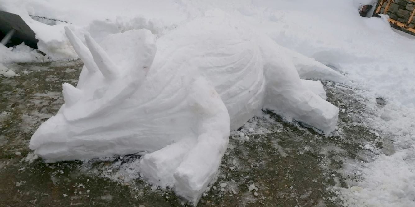 Fotos: Esculturas de nieve en Ciñera