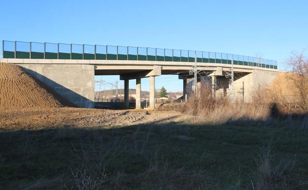 Imagen principal - Detalles del nuevo puente. 