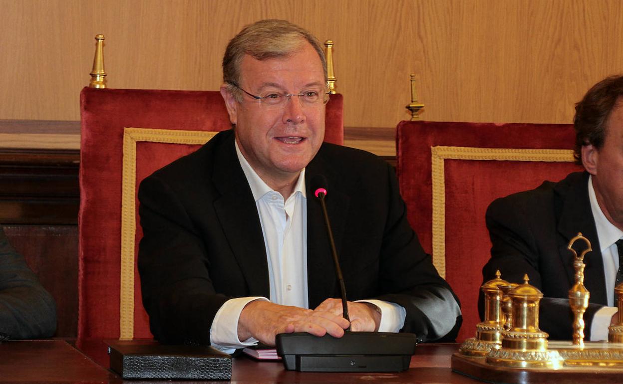 Antonio Silván, portavoz del PP, en un pleno del Ayuntamiento de León.