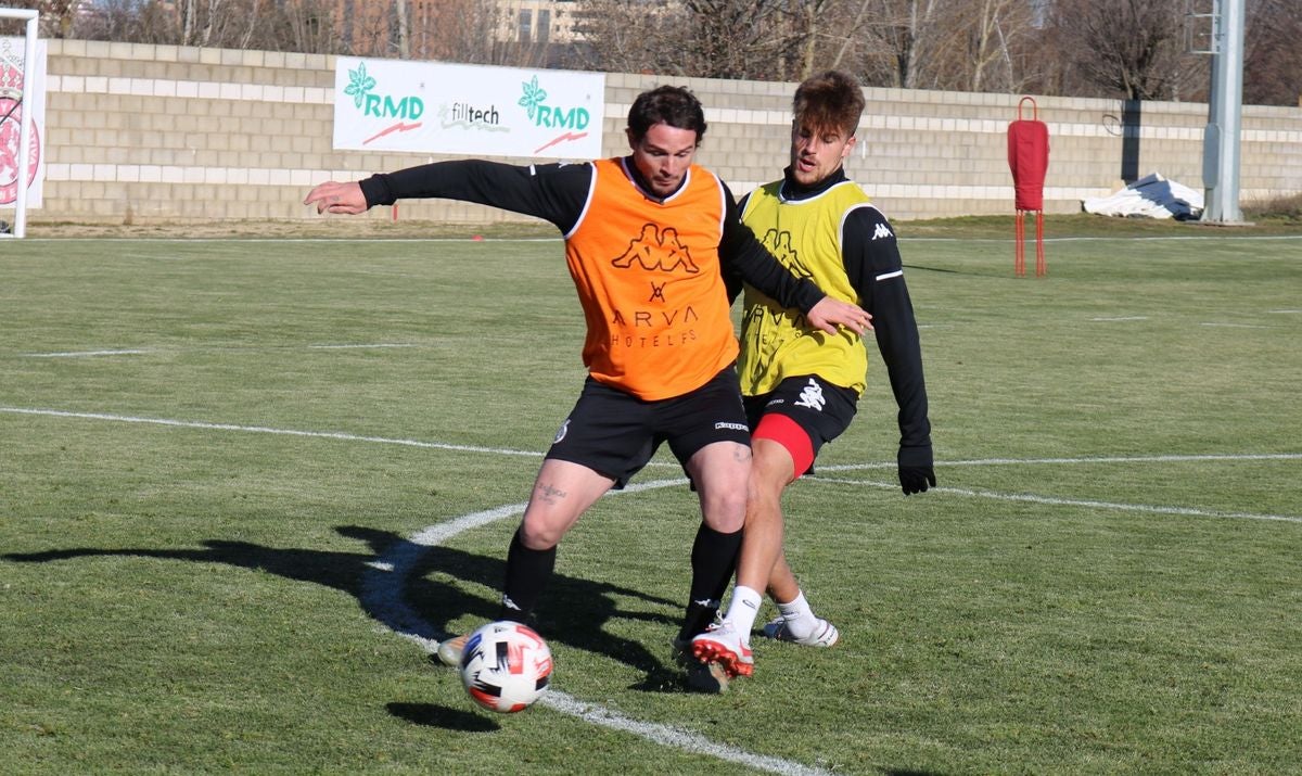 Los jugadores de la cultural durante un entrenamiento.