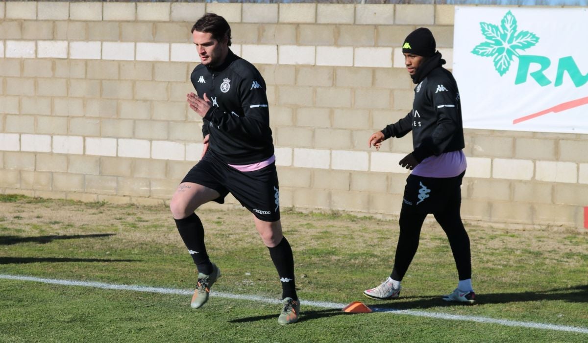 Los jugadores de la cultural durante un entrenamiento.