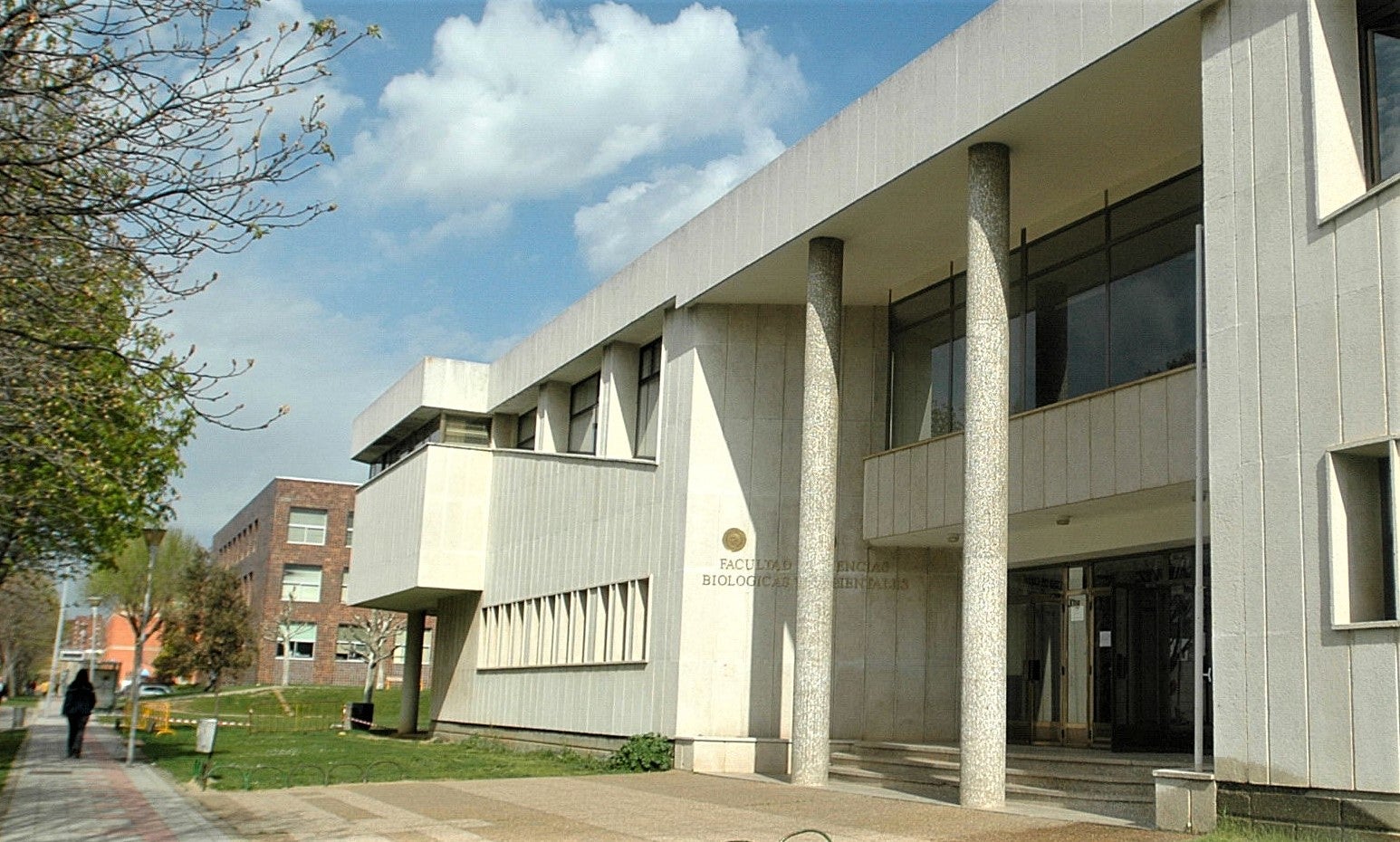 Entrada de la Facultad. 