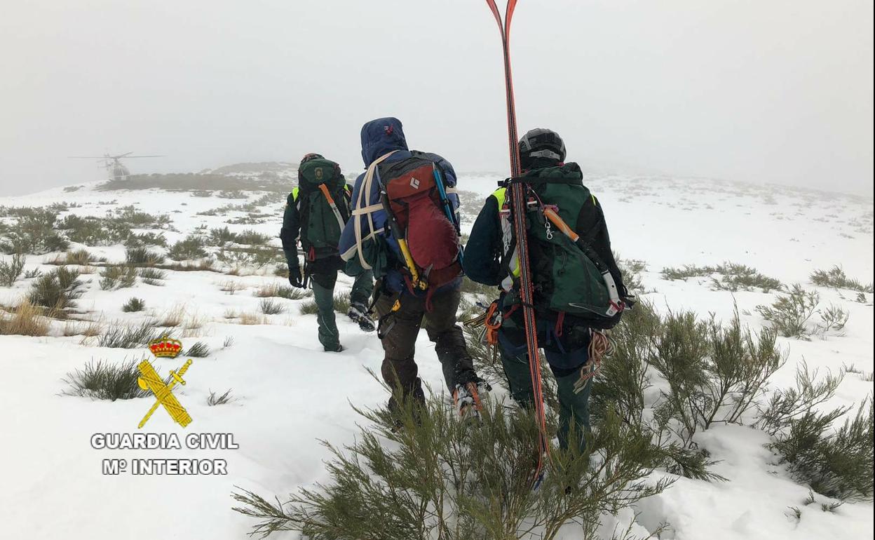 Rescate del montañero en Millaró de la Tercia.