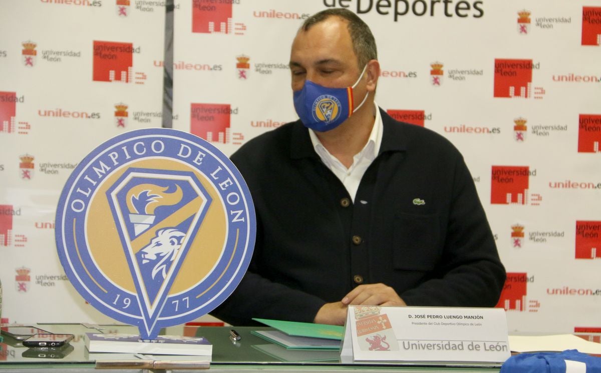 Fotos: Firma del acuerdo marco entre la ULE y el Olímpico