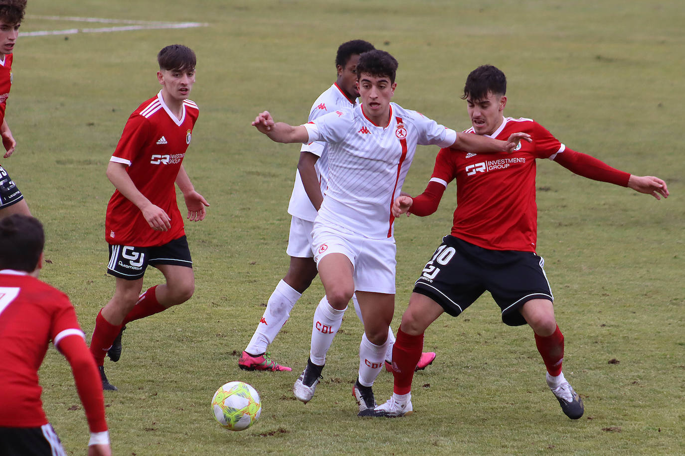 Fotos: Empate épico de la Cultural juvenil ante el Burgos