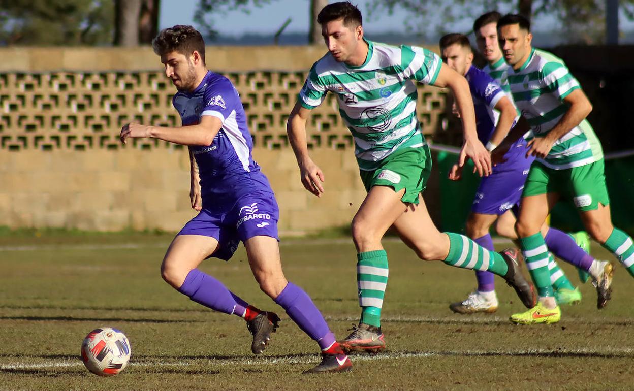 Christian Bueno, en un lance del partido.