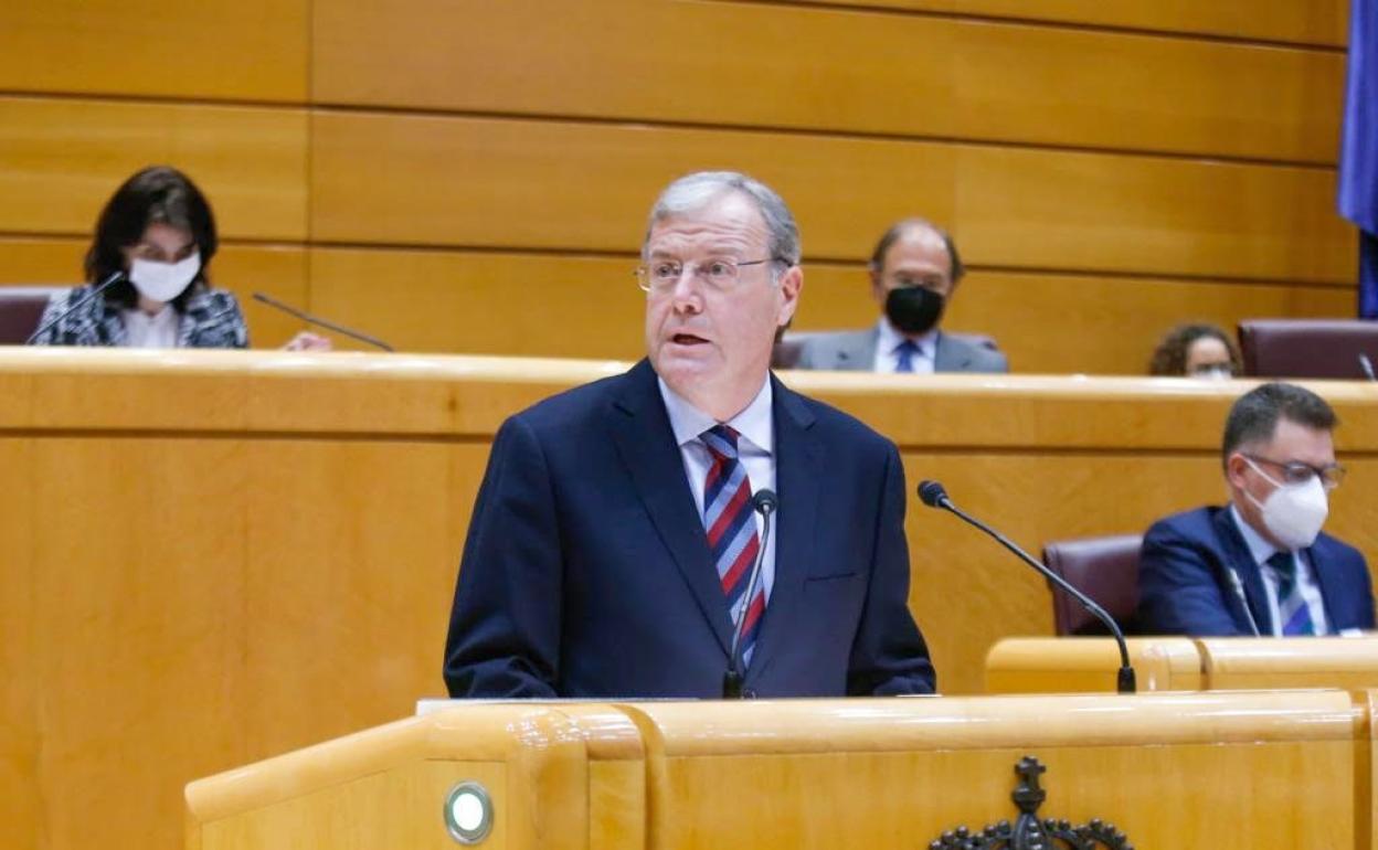 Antonio Silván, durante una intervención en el Senado.