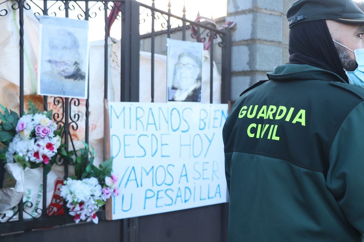 Garrafe de Torío vive un triste momento en la ejecución de una sentencia sobre un cementerio.