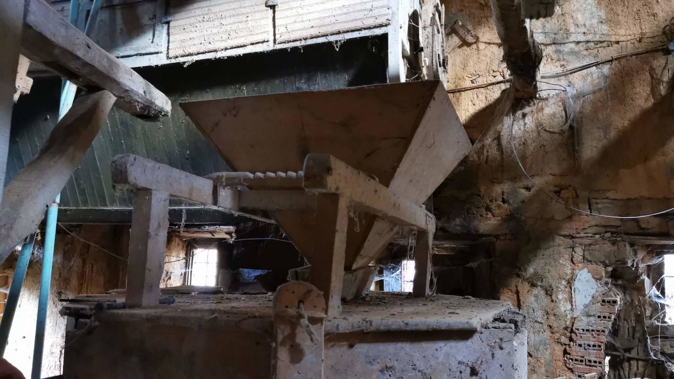 El Val de San Lorenzo, localidad en la que se ubica el molino del Junquillo, se ha propuesto reunir los 30.000 euros que cuesta su rehabilitación e incorporarlo así a su oferta cultural y turística.