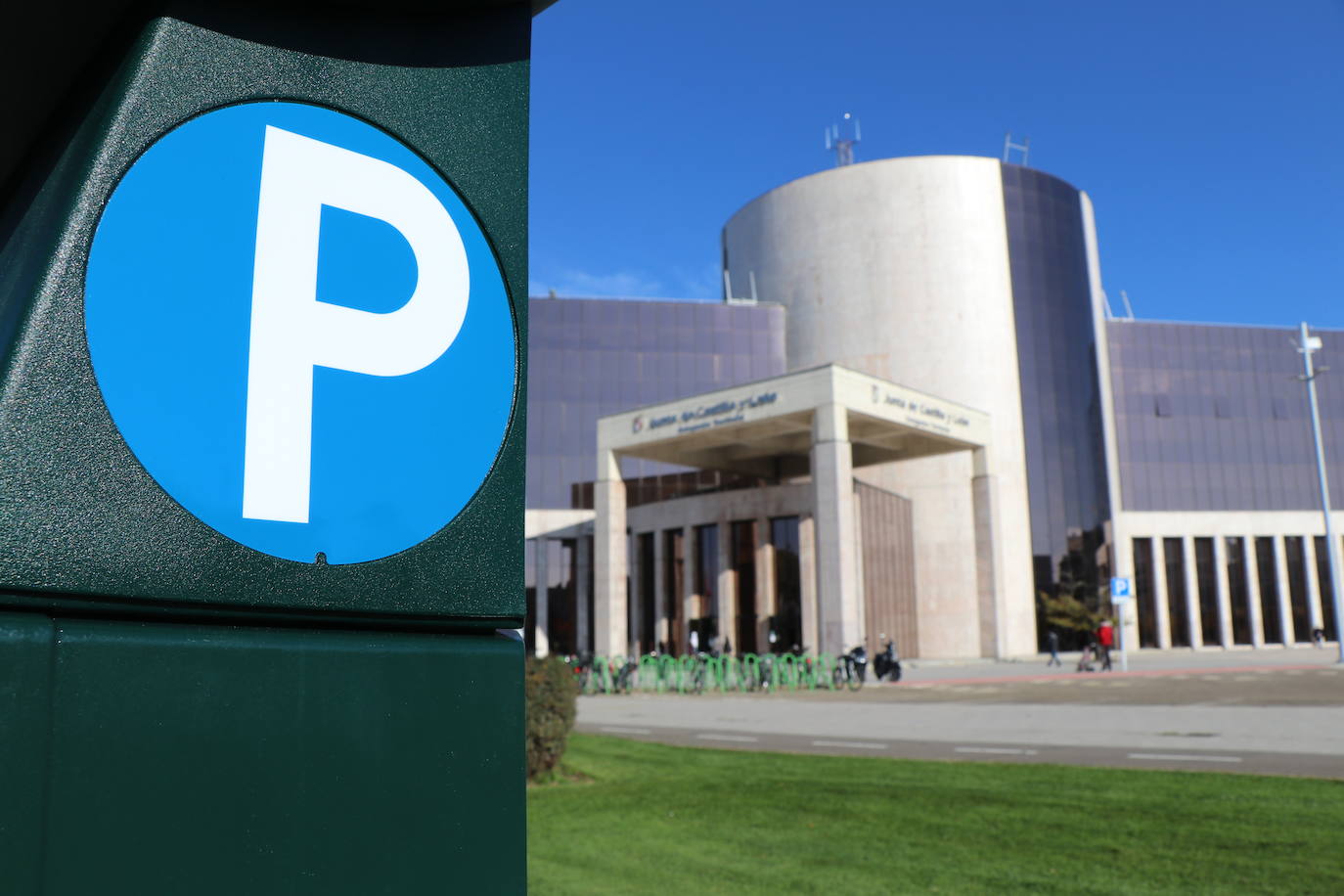 Parquímetro en la explanada de la Junta de Castilla y León. 