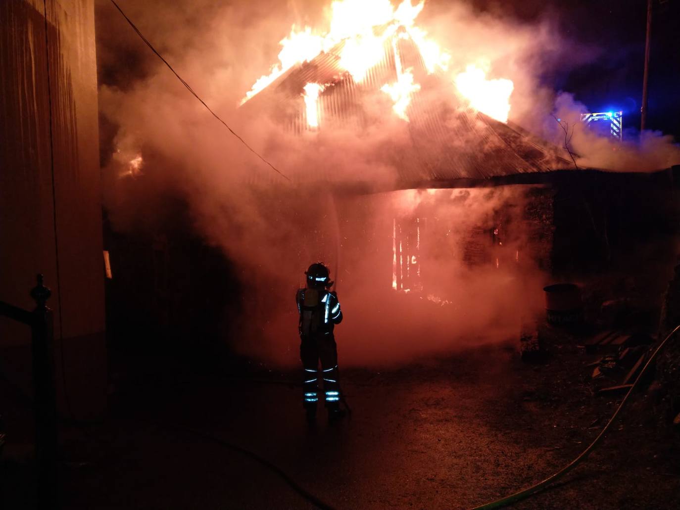 Fotos: Incendio en Villafeile (Balboa)