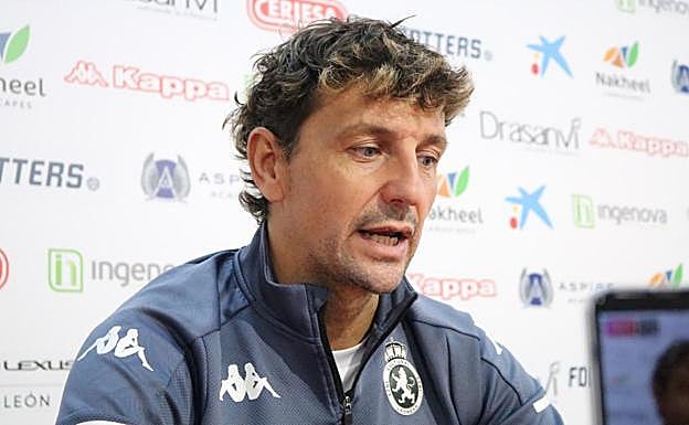 Idiakez: «Gracias a Dios, Dioni juega con nosotros»