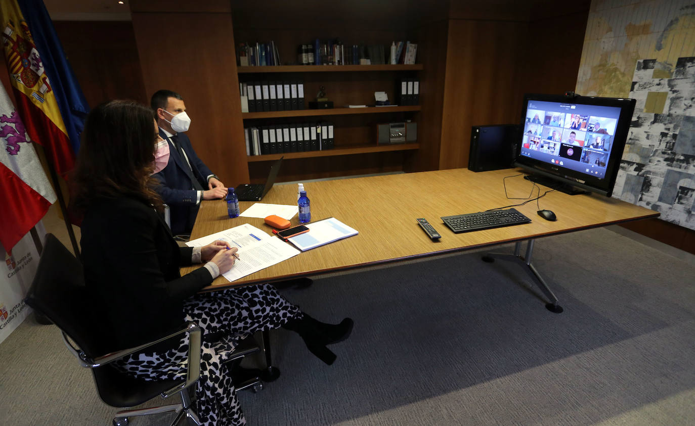 Fotos: Constitución de la Mesa del Plan de Empleo de Castilla y León 2021