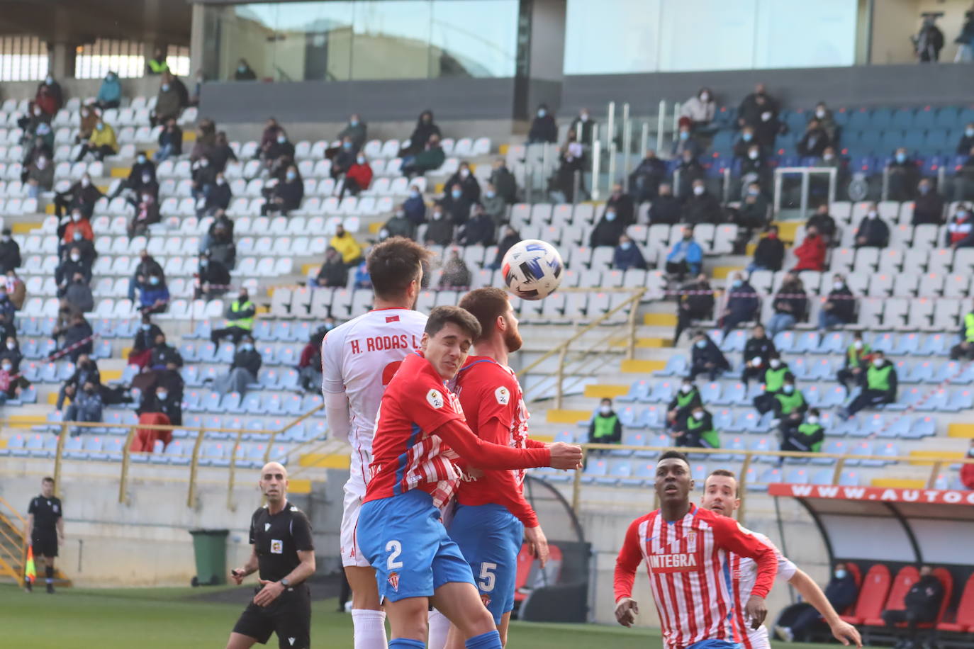 Fotos: Las imágenes del Cultural-Sporting B