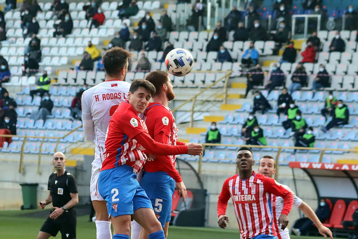 Fotos: Las imágenes del Cultural-Sporting B