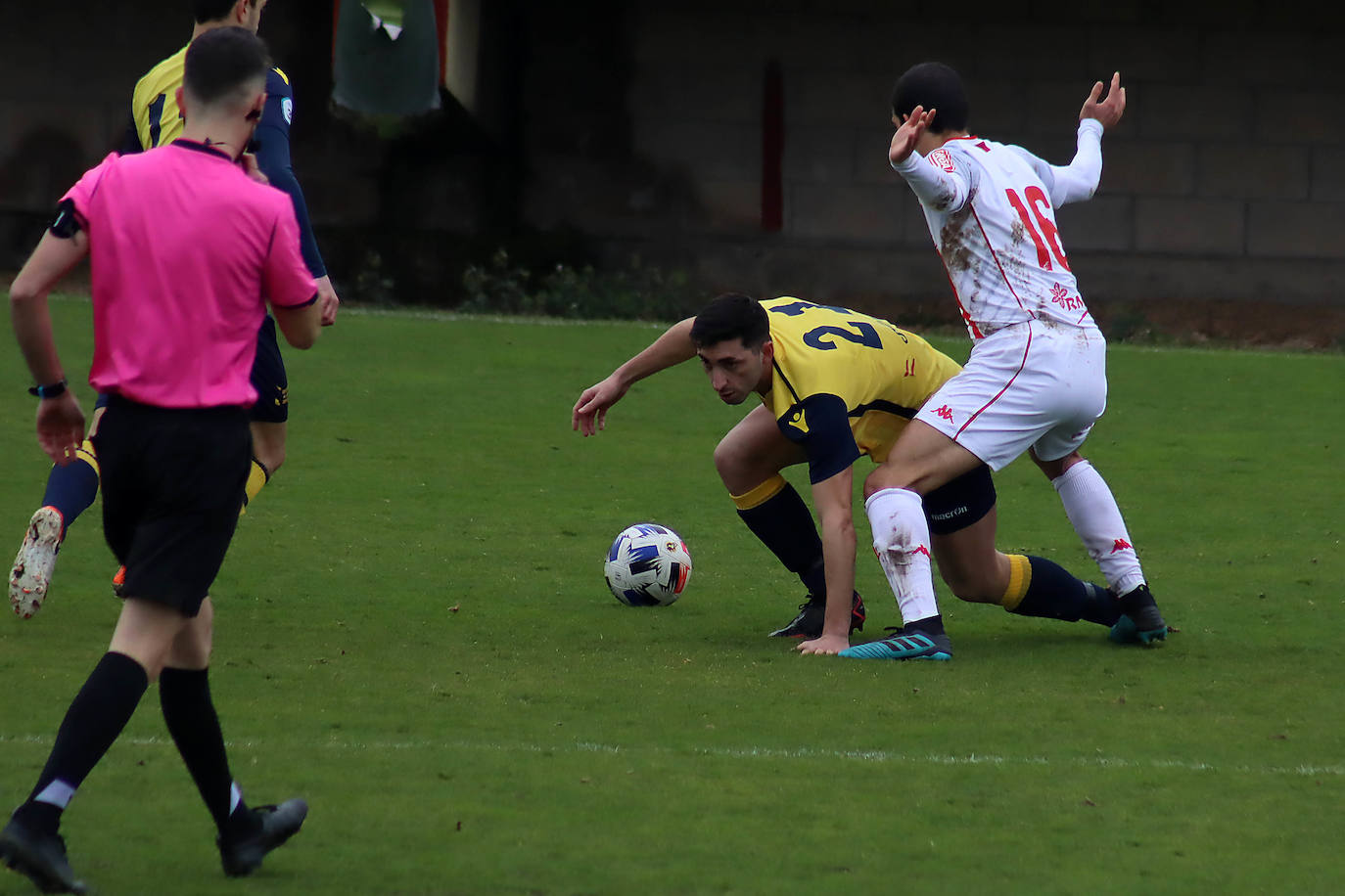 Derbi leonés disputado en el Área Deportiva de Puente Castro.