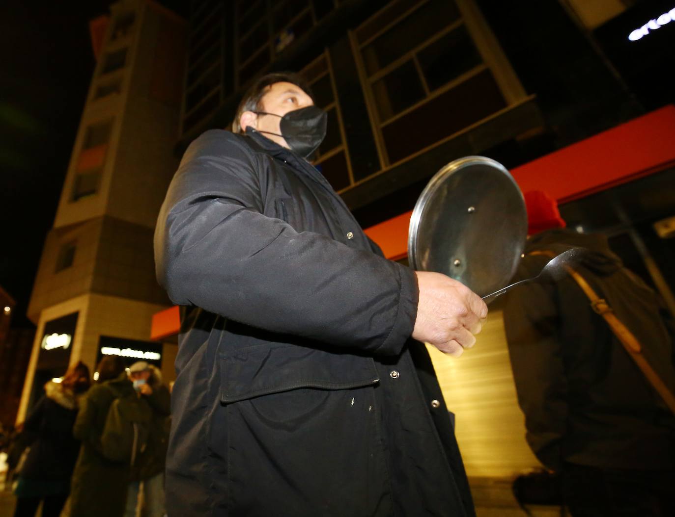 Fotos: Cacerolada de la hostelería del Bierzo