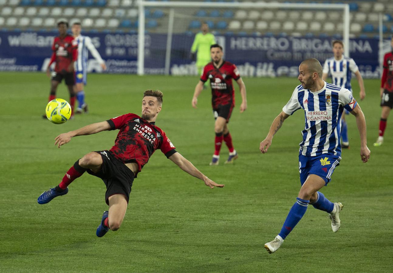 Fotos: Las imágenes del partido entre Deportiva y Mirandés