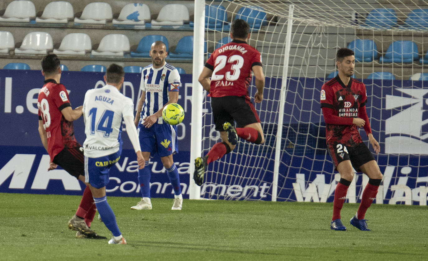 Fotos: Las imágenes del partido entre Deportiva y Mirandés