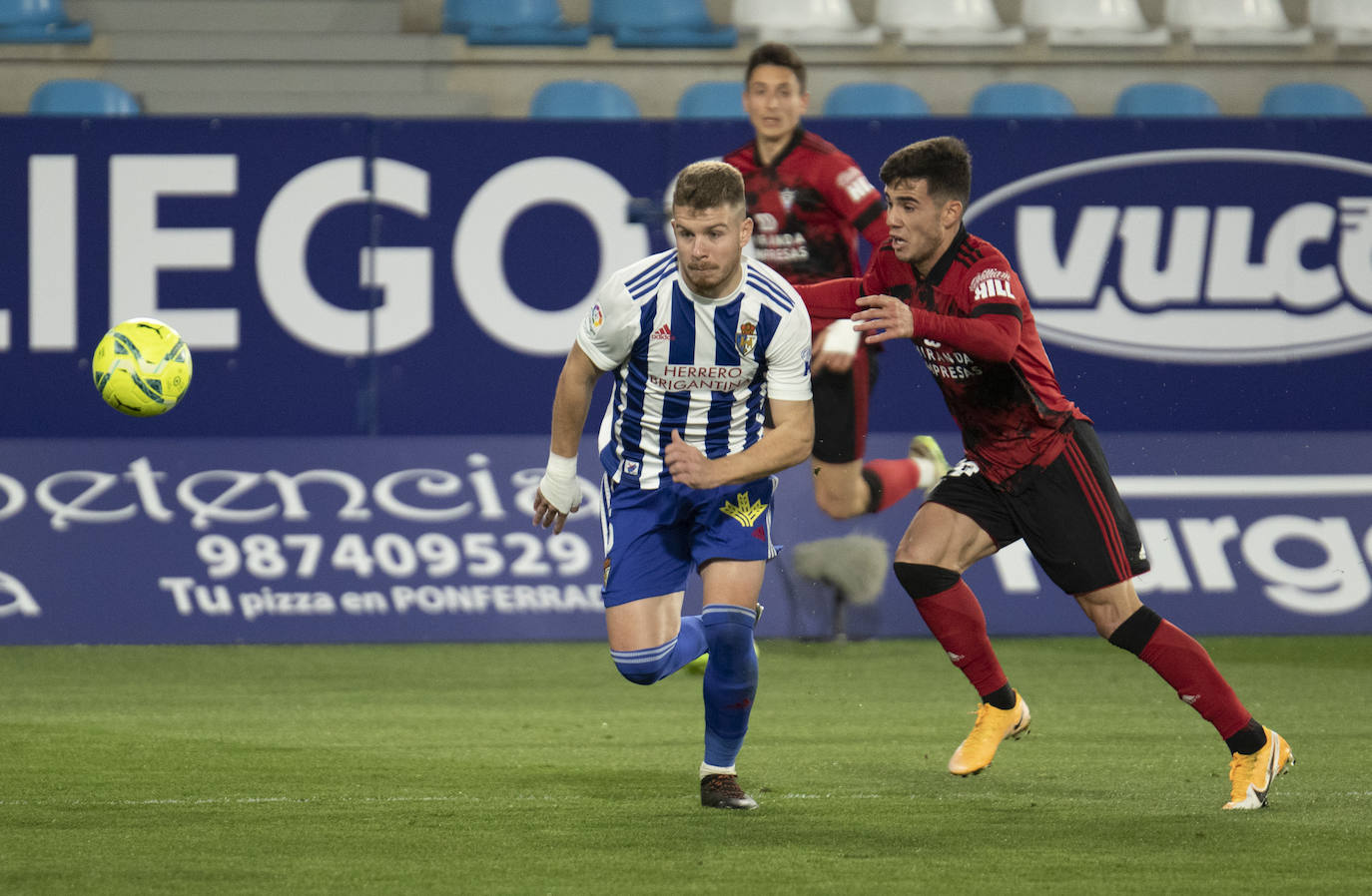 Fotos: Las imágenes del partido entre Deportiva y Mirandés