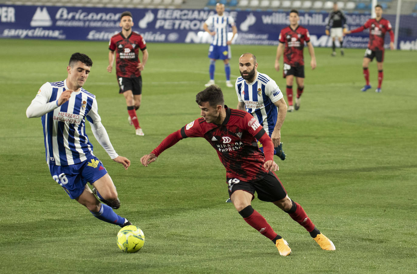 Fotos: Las imágenes del partido entre Deportiva y Mirandés