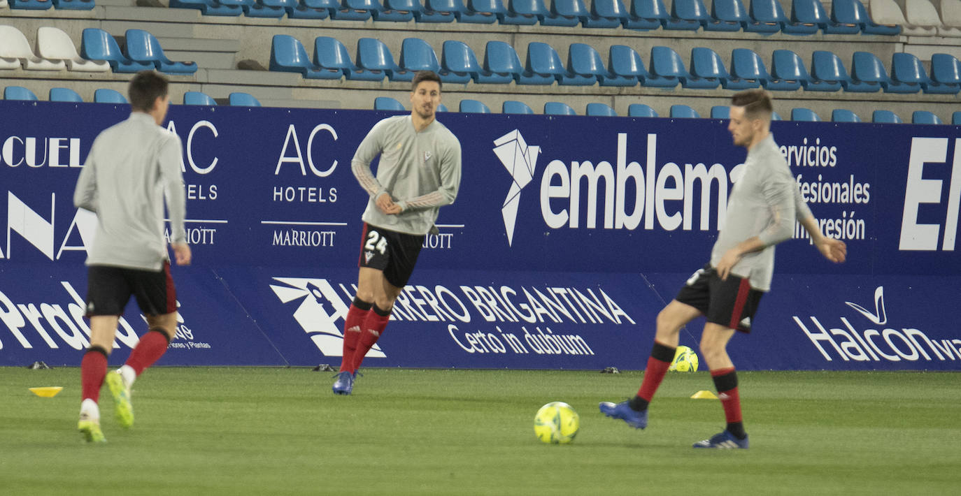 Fotos: Las imágenes del partido entre Deportiva y Mirandés