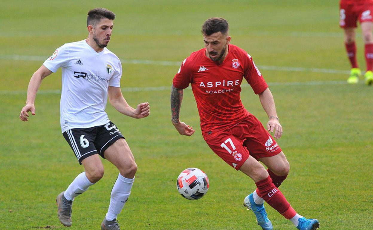 Dioni, en un lance del partido.