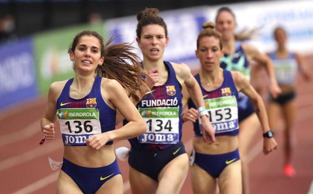 Galería. Marta García y Blanca Fernández supieron esperar su momento en esta final.