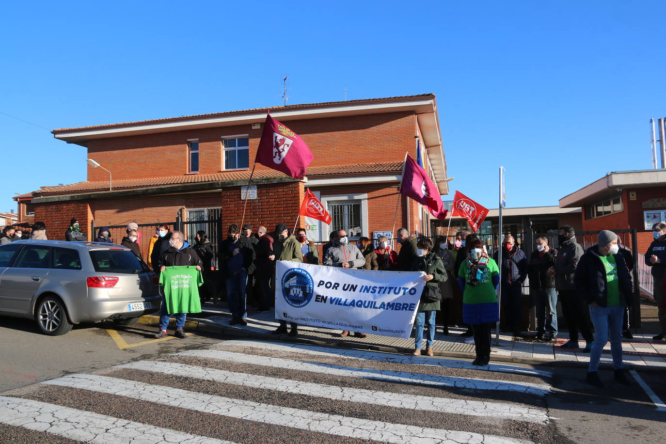 Fotos: Concentración por un Instituto en Villaquilambre