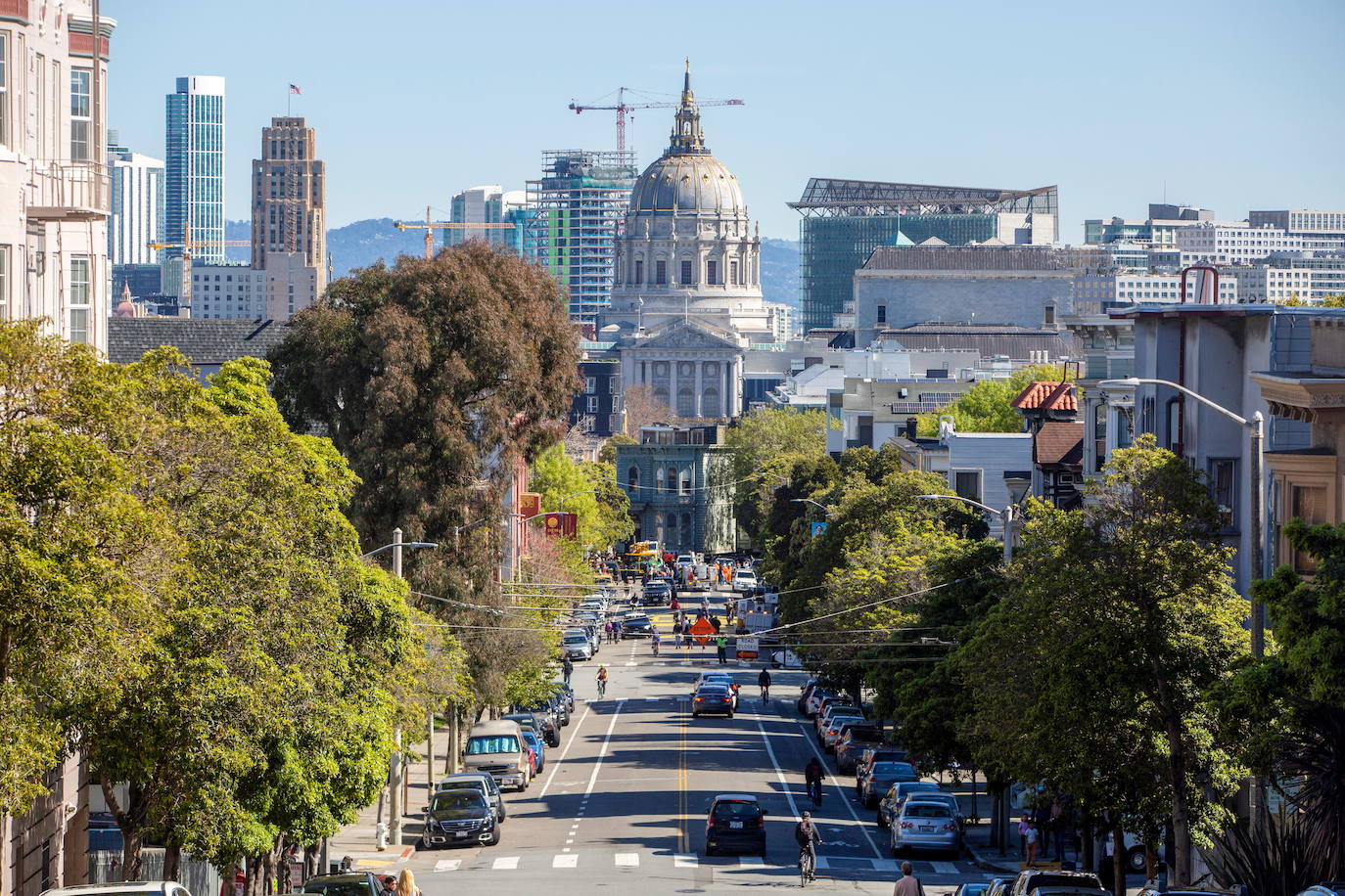 Fotos: Impresionante traslado de una casa victoriana de 143 años por las calles de San Francisco