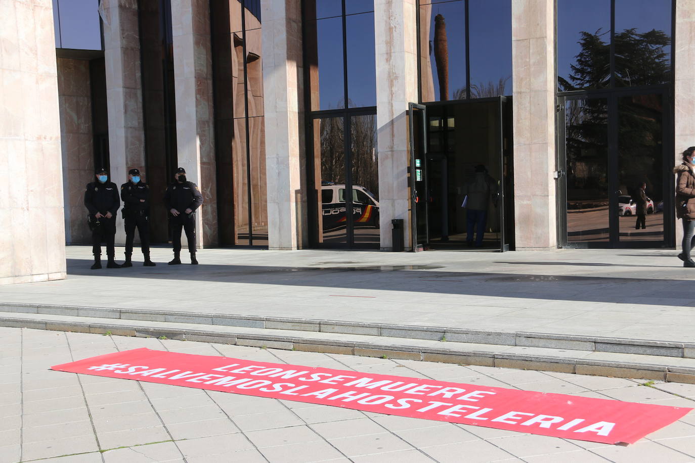 El sector exige la apertura del interior y la llegada de ayudas directas que habían sido prometidas por la Junta.